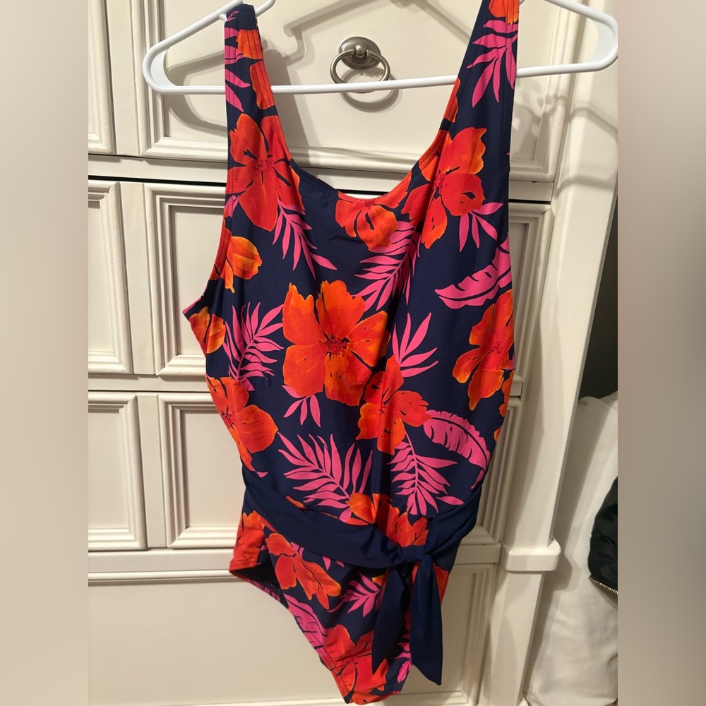 Lands End plus size swimsuit 18W